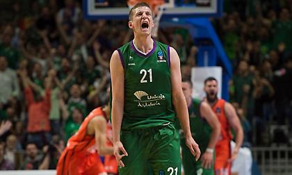 Ανανέωσε με τη Μάλαγα ο Βαζίνσκι