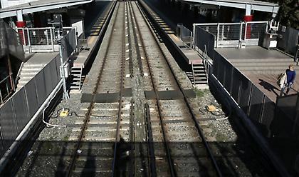 Νεκρός 20χρονος στον σταθμό ΗΣΑΠ Αττικής: Tι αναφέρει η ΣΤΑΣΥ για τις συνθήκες θανάτου