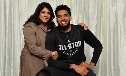 Το συγκινητικό μήνυμα του Τάουνς για τη μητέρα του που πέθανε από κορωνοϊό