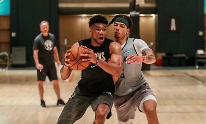 Γιάννης Αντετοκούνμπο: “Βασικός στόχος δεν είναι το MVP, αλλά το πρωτάθλημα” (videos)