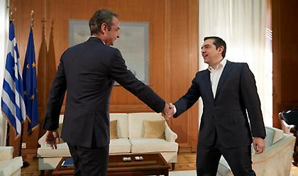 Συνάντηση Μητσοτάκη - Τσίπρα για ελληνοτουρκικά: Ο πρώτος διάλογος