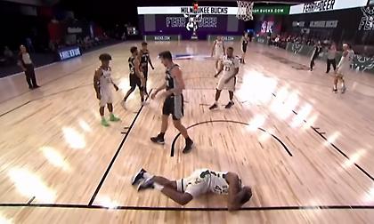 Χτύπησε στο κεφάλι ο Θανάσης Αντετοκούνμπο-Ευτυχώς όχι σοβαρά (video)