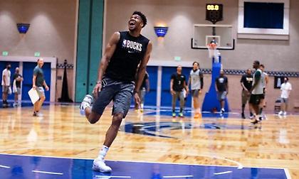 Γιάννης: “Χρησιμοποίησε το χαμόγελο σου για να αλλάξεις τον κόσμο” (Photos)