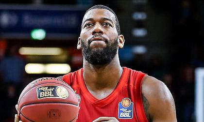 Ανακοίνωσε το «μπαμ» με Μονρό η Χίμκι