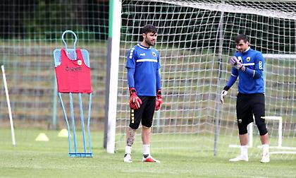 Δεν παίρνει τερματοφύλακα η ΑΕΚ - Ψήφος εμπιστοσύνης σε Τσιντώτα, Αθανασιάδη