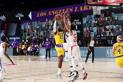 Το νικητήριο καλάθι του Λεμπρόν επί των Κλίπερς (video)