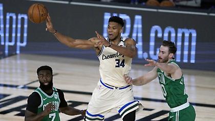 «Καρφί» Μπράουν για εύνοια Γιάννη από τους διαιτητές