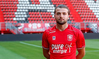 Έπιασε δουλειά ο Λάμπρου (pic)