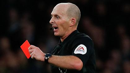 Οδηγία στην Αγγλία: Κόκκινη σε παίκτη που βήχει εσκεμμένα προς διαιτητή ή αντίπαλο