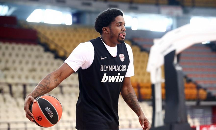 Αναβολή στην άφιξη ΜακΚίσικ, Χάρισον και Τζένκινς