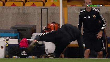 Έπεσε στο έδαφος ο Εσπίριτο Σάντο από σύγκρουση με τον Ελ Αραμπί (video)