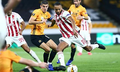 Βαρούχας: «Πέναλτι στον Ελ Αραμπί, λάθος στη γραμμή στη χρήση του VAR»