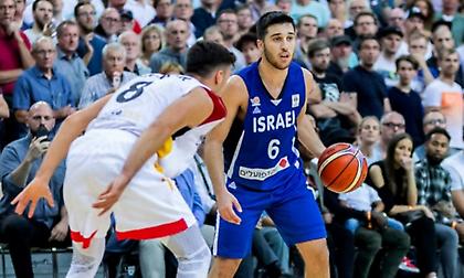 Ανακοίνωσε Μπλατ και τον άφησε δανεικό η Άλμπα