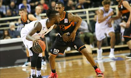 «Μετακομίζει» στο Ισραήλ ο Λιούις