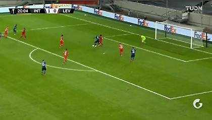 Τους πήρε... παραμάζωμα και σκόραρε για το 2-0 ο Λουκάκου (video)