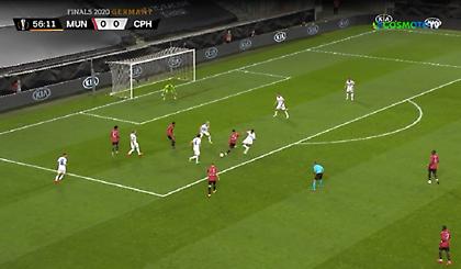 Δύο δοκάρια για την Μάντσεστερ Γιουνάιτεντ! (video)