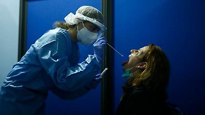 Στην Αίγινα κλιμάκιο της Περιφέρειας Αττικής και του ΙΣΑ, για τη διενέργεια τεστ για κορονοϊό
