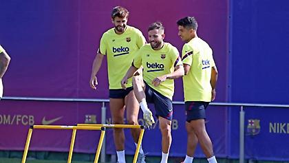 «Πωλητήριο» σε όλους πλην τριών στην Μπαρτσελόνα!