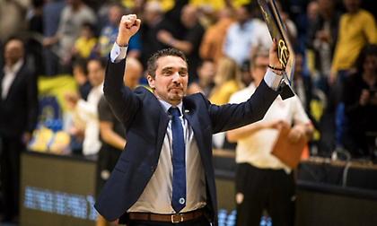 Γεραγωτέλλης τριετίας στη Μακάμπι