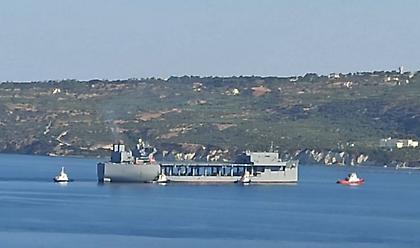 Κατέπλευσε στη Σούδα το θηριώδες ελικοπτεροφόρο των ΗΠΑ – «Υποδοχή» από Πάιατ