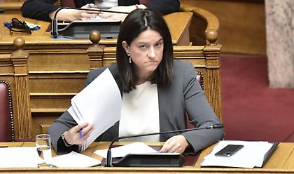 Κεραμέως σε ΣΚΑΪ: Υπό συζήτηση το από ποια τάξη θα φορούν τα παιδιά μάσκες