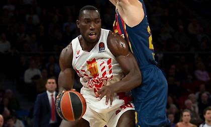 Ερυθρός Αστέρας: Καλύπτει τα έξοδα της μεταφοράς του Ότζο στη Νιγηρία