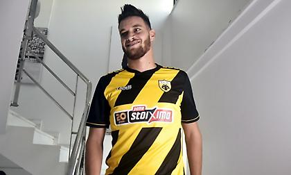 Τρελαμένος για ΑΕΚ ο Χνιντ