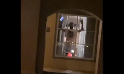 Τζαζ: Μίτσελ και λοιποί γλεντούν τον Κόνλεϊ που τους κοιτά πίσω από το τζάμι λόγω καραντίνας (video)