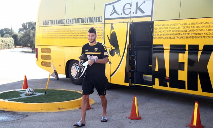 Στα Σπάτα για την πρώτη του ο Χνιντ