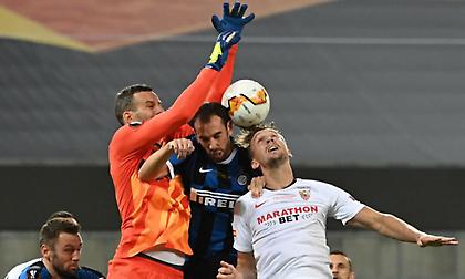 Απίστευτη ματσάρα στο Σεβίλλη-Ίντερ: Δυο γκολ σε τέσσερα λεπτά και 2-2 πριν το ημίχρονο! (video)