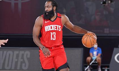 Τζέιμς Χάρντεν: Στο Top-10 των τριπόντων στα playoffs