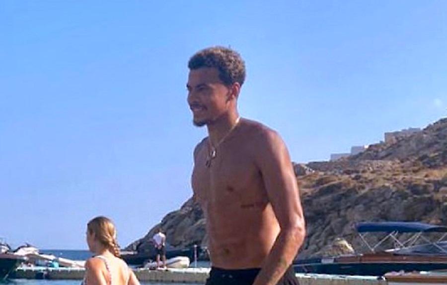 Παρέα στη Μύκονο Άλι και Άρνολντ (pics)