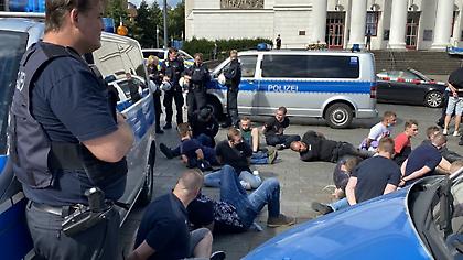 Επεισόδια χούλιγκαν και συλλήψεις στο φιλικό Φέγενορντ-Ντόρτμουντ