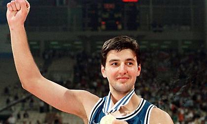 Ντέγιαν Μποντιρόγκα: Τα… μαγικά του στο Παγκόσμιο Κύπελλο της Αθήνας (video)