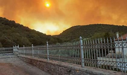 Λακωνία: Με μικρές αναζωπυρώσεις το πύρινο μέτωπο στα Λαγκάδια (vid)