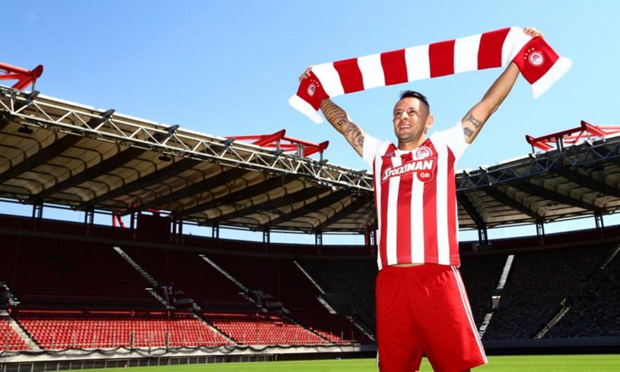 Στα… ερυθρόλευκα ο Ραφίνια (pics)