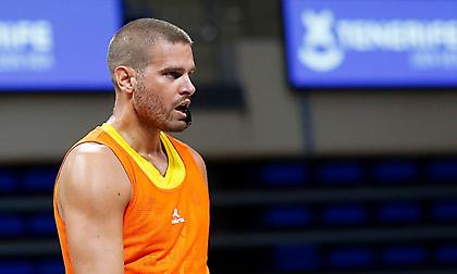 Τενερίφη για Μπόγρη: «Φοβού τον Έλληνα» (pic)