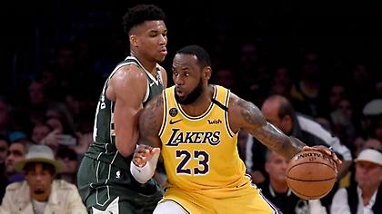 «Έξαλλος με τους Μπακς ο Λεμπρόν»