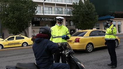 ΕΛΑΣ: Πάνω από 400 παραβιάσεις για χρήση μάσκας και ωράρια καταστημάτων