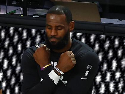 Λεμπρόν: «Σκ@@α το 2020. Χάσαμε τον Black Mamba και τον Black Panther»