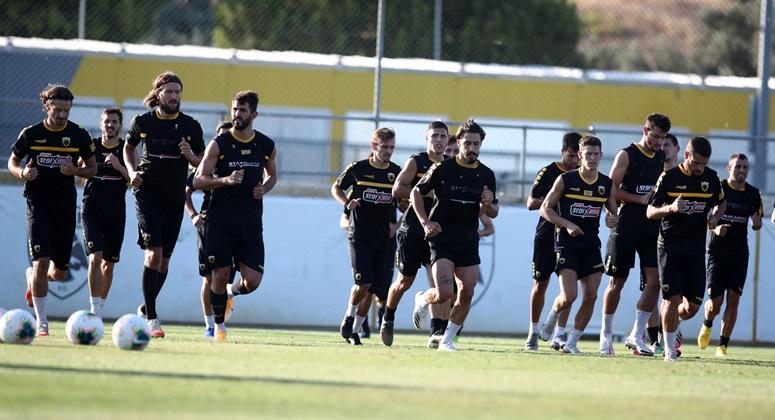 Δίτερμα και τριήμερο ρεπό στην ΑΕΚ