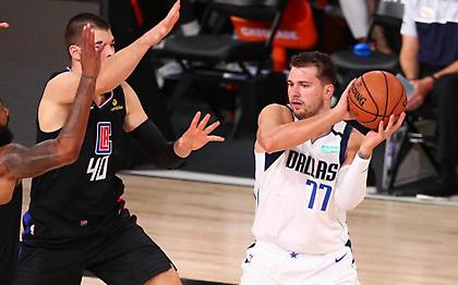 Πάλευε μόνος ο Ντόντσιτς, πέρασαν οι Κλίπερς