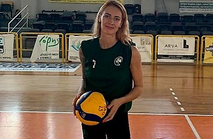 Η εκρηκτική και ...καταπράσινη Γουντέτσοβα φόρεσε το «τριφύλλι» και αποκαλύπτεται