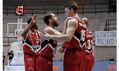 Διέλυσε την Καντού η Αρμάνι