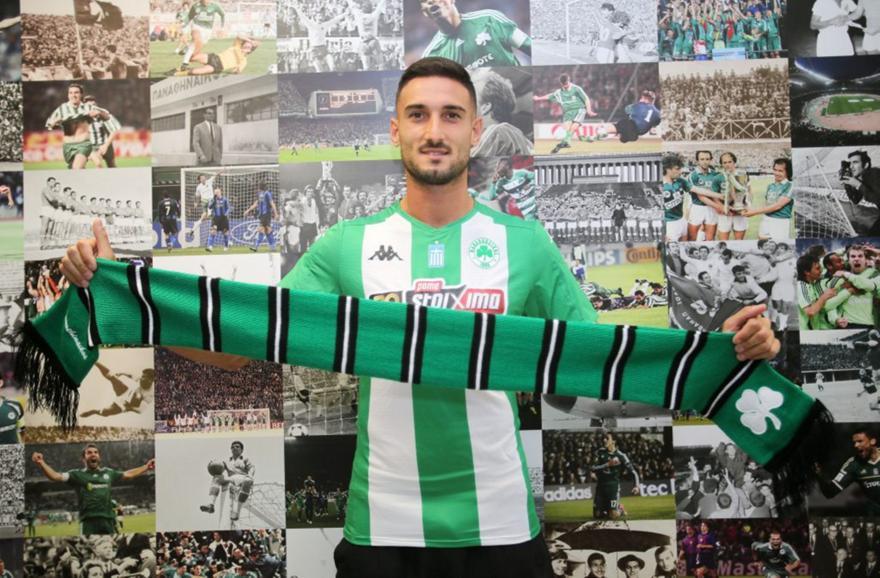 Αποθέωση σαν... καντάδα σε Μακέντα από τέσσερις συμπαίκτες του (video)