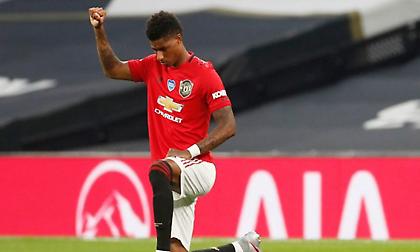 Ράσφορντ: «Πρέπει να συνεχίσουμε να γονατίζουμε και τη νέα χρονιά»