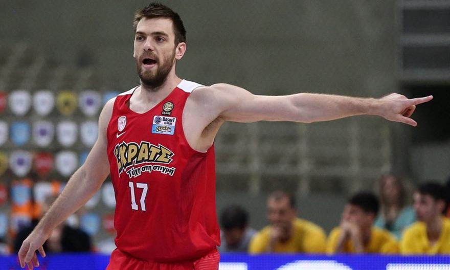 Προπονείται με την ΑΕΚ ο Μάντζαρης