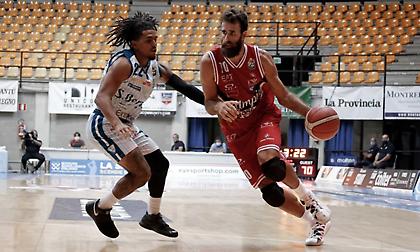 Χωρίς κόσμο το Αρμάνι-Μπρέσια