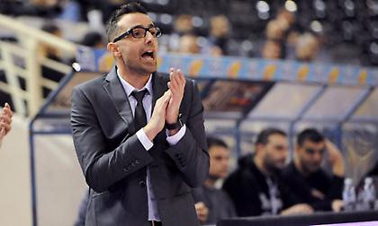 Χαραλαμπίδης: «Να βγάζουμε φρεσκάδα και νεανικότητα και στις δύο πλευρές του γηπέδου»