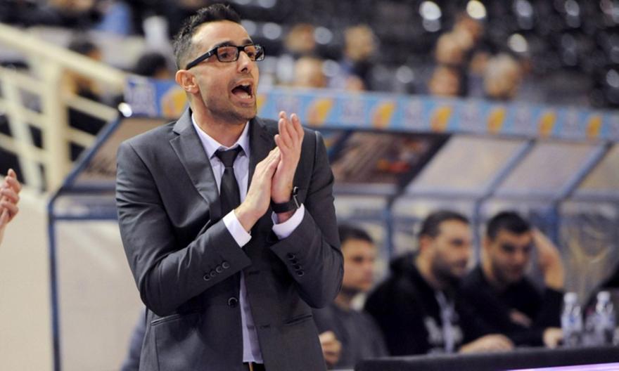 Χαραλαμπίδης: «Να βγάζουμε φρεσκάδα και νεανικότητα και στις δύο πλευρές του γηπέδου»